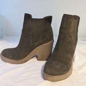 Suede leather ankle boots